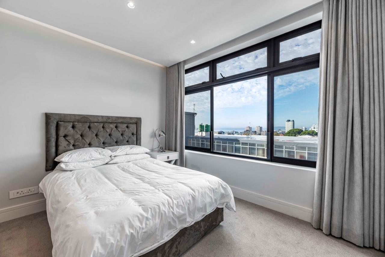 Strand Beach, Magnificent Apartment... Sea Point เคปทาวน์ ภายนอก รูปภาพ