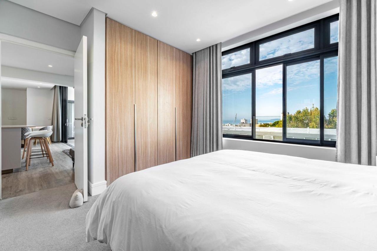 Strand Beach, Magnificent Apartment... Sea Point เคปทาวน์ ภายนอก รูปภาพ